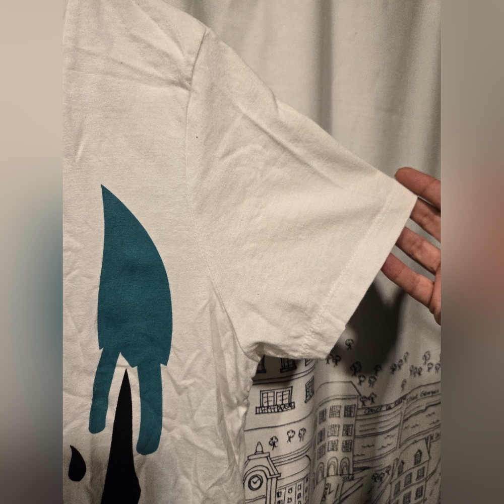 EUC Women's Cut Women's White Oakley Graphic Tee Size XL - Picture 5 of 7